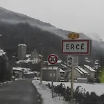 Maison Typique De Montagne * Erce