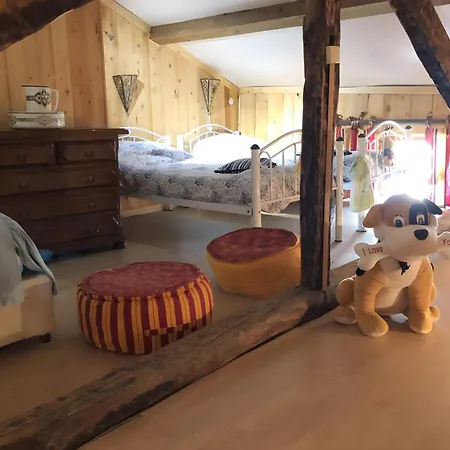 Maison Typique De Montagne Ercé